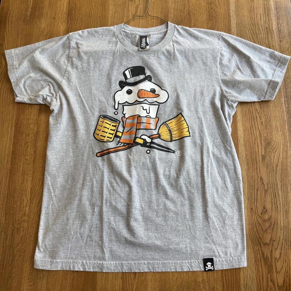 Johnny Cupcakes Snowman Graphic T-Shirt Vintage Size Large
